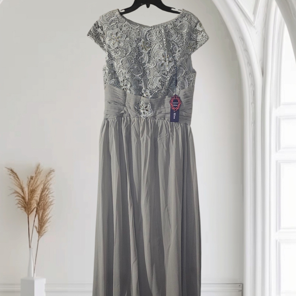 Elegant Gray Lace Evening Gown